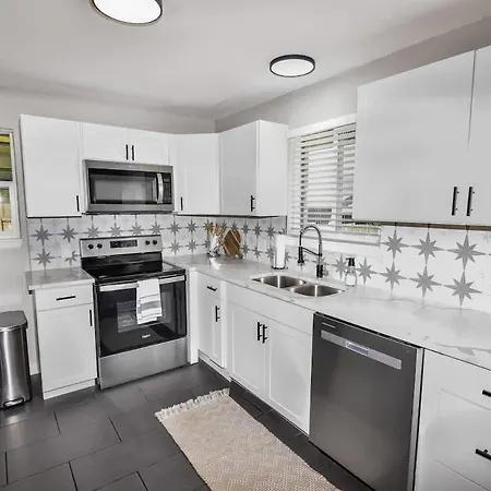 Lovely Family Home In Northglenn With Fenced Yard And Bonus Room